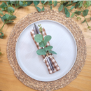 Um Toque de Natureza à Mesa: Porta-Guardanapos Tropical Eucalipto